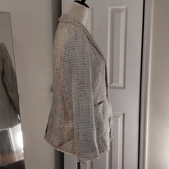 Ann Taylor NWT  Fringe Blazer. - Picture 2 of 6